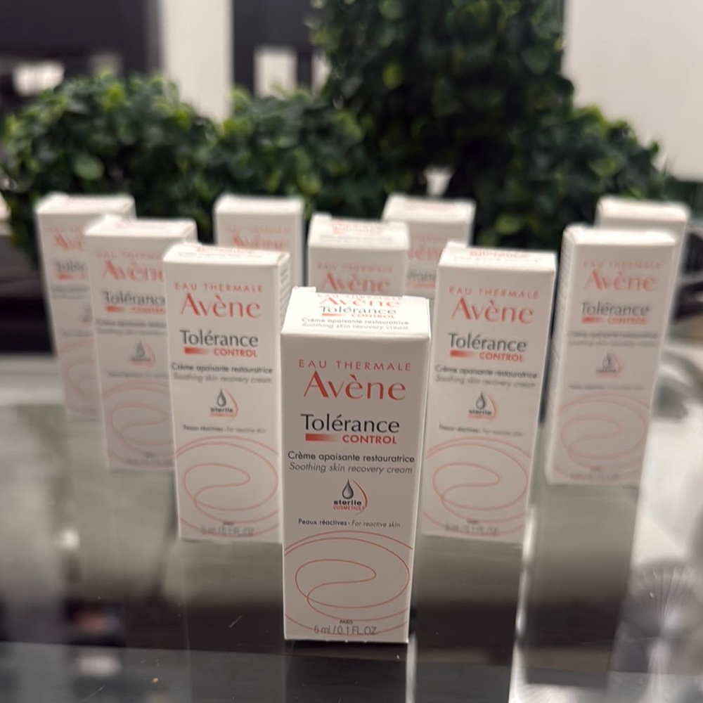 Avene Tolérance Control Soothing Skin Recovery Cream - White 10